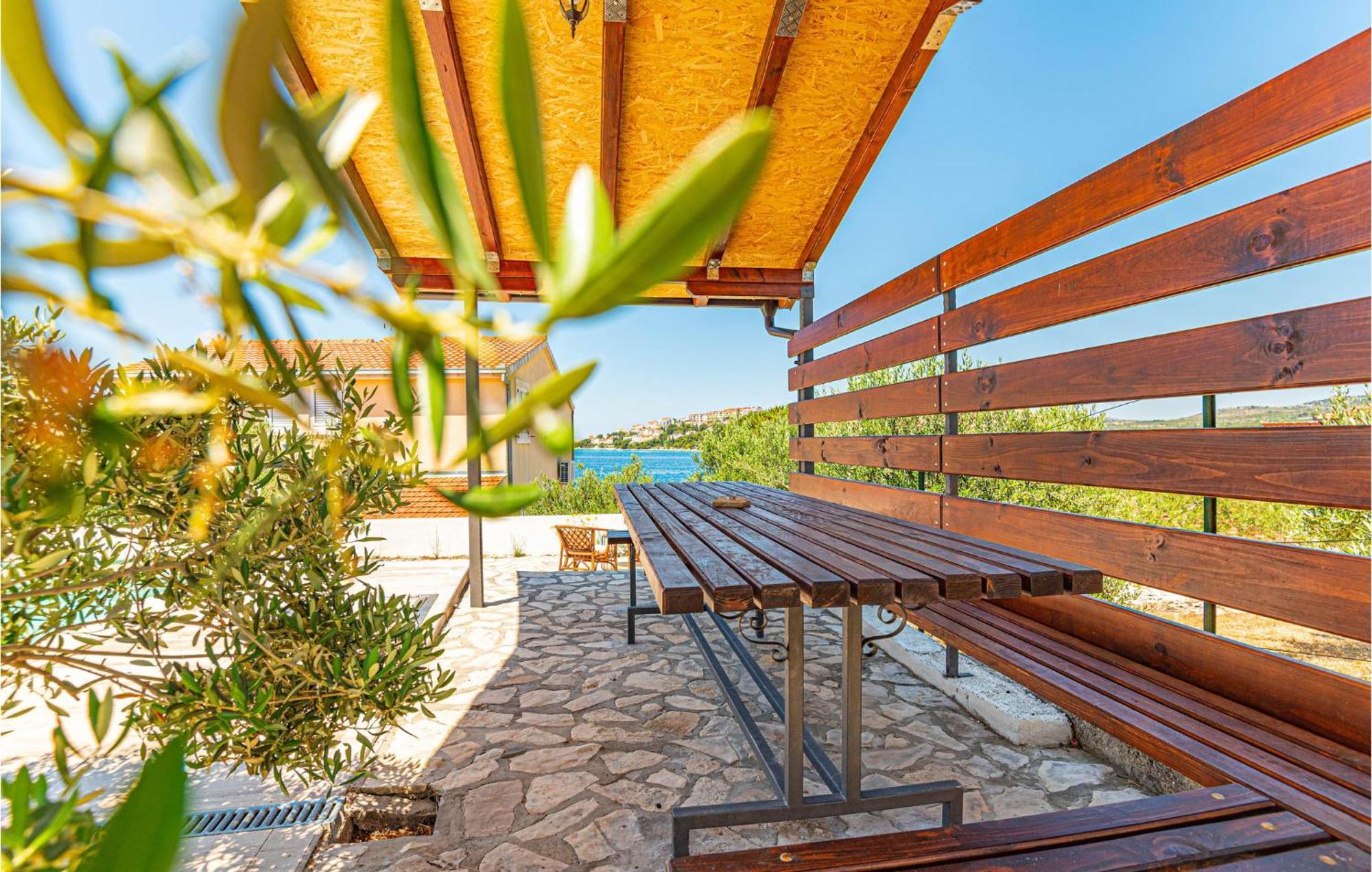 Nice Home In Zatoglav With House Sea View Podglavica Exterior foto